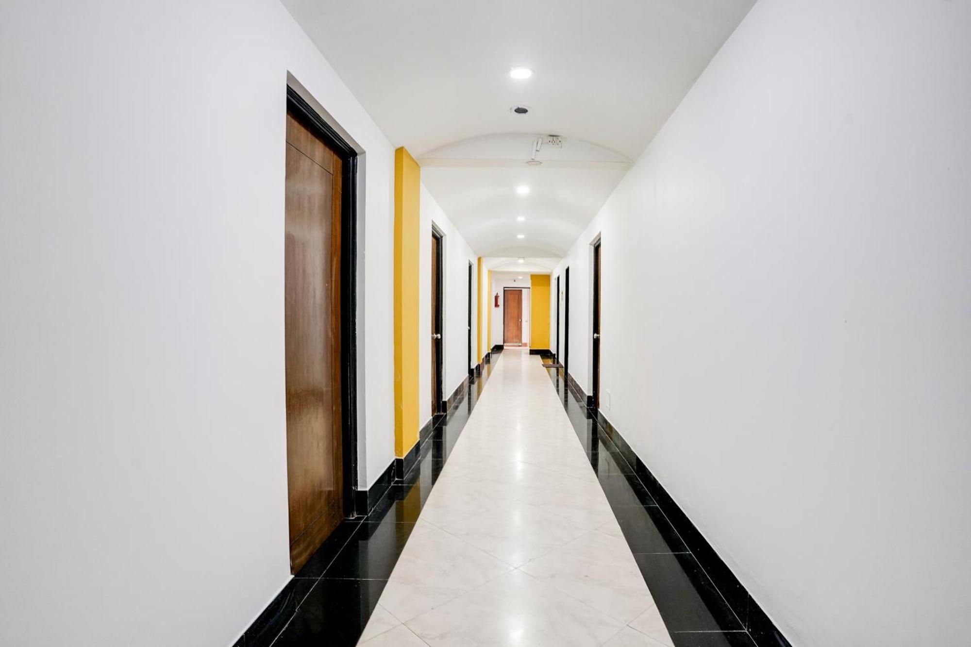 Отель Super Townhouse Margao Near Railway Station Экстерьер фото