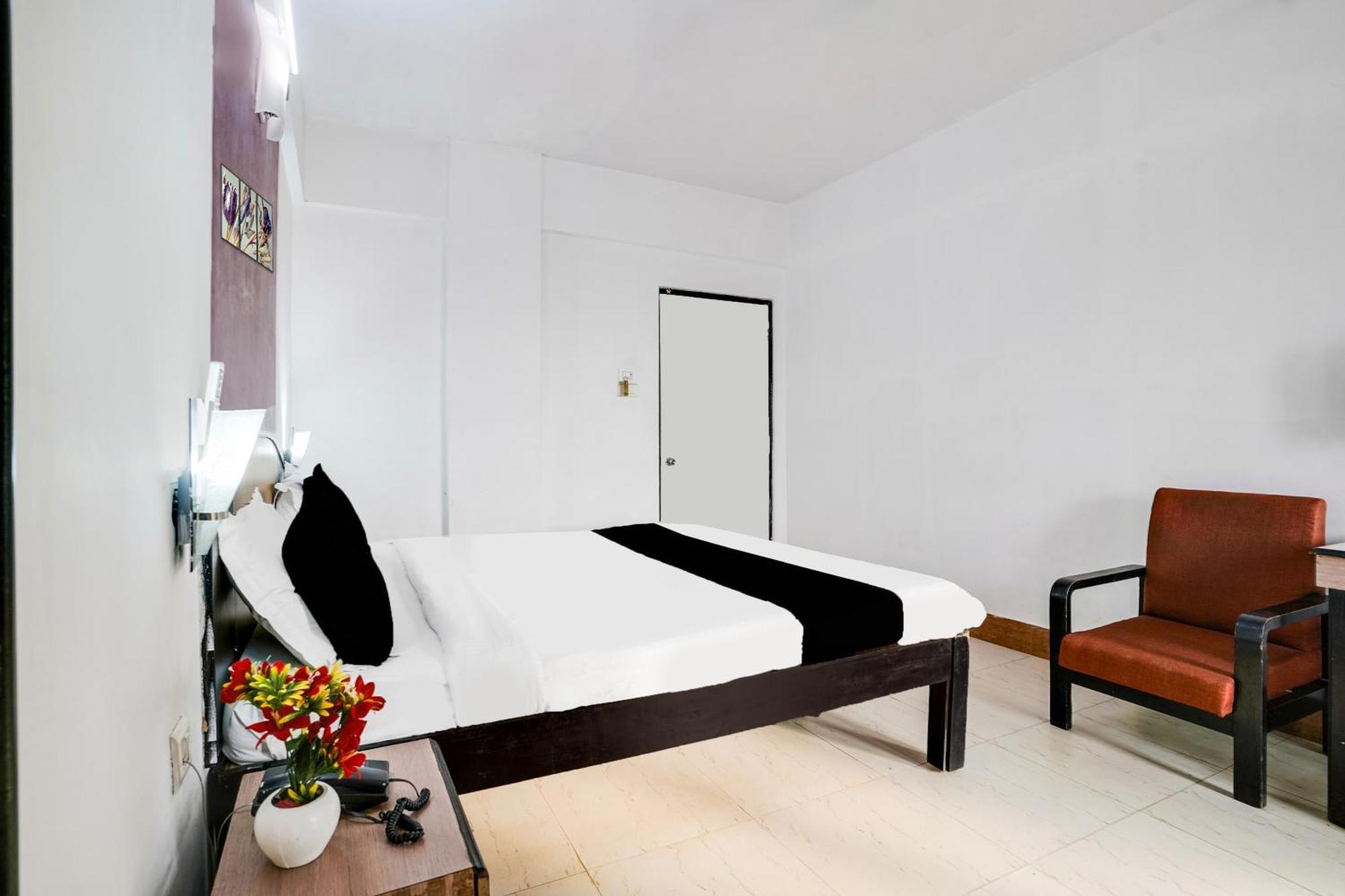 Отель Super Townhouse Margao Near Railway Station Экстерьер фото