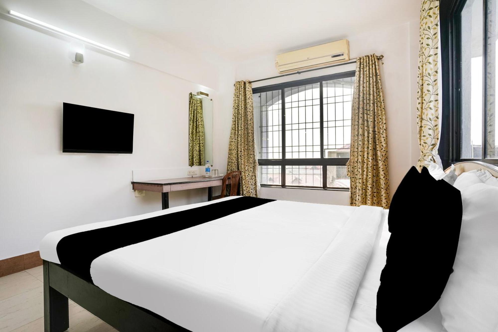 Отель Super Townhouse Margao Near Railway Station Экстерьер фото
