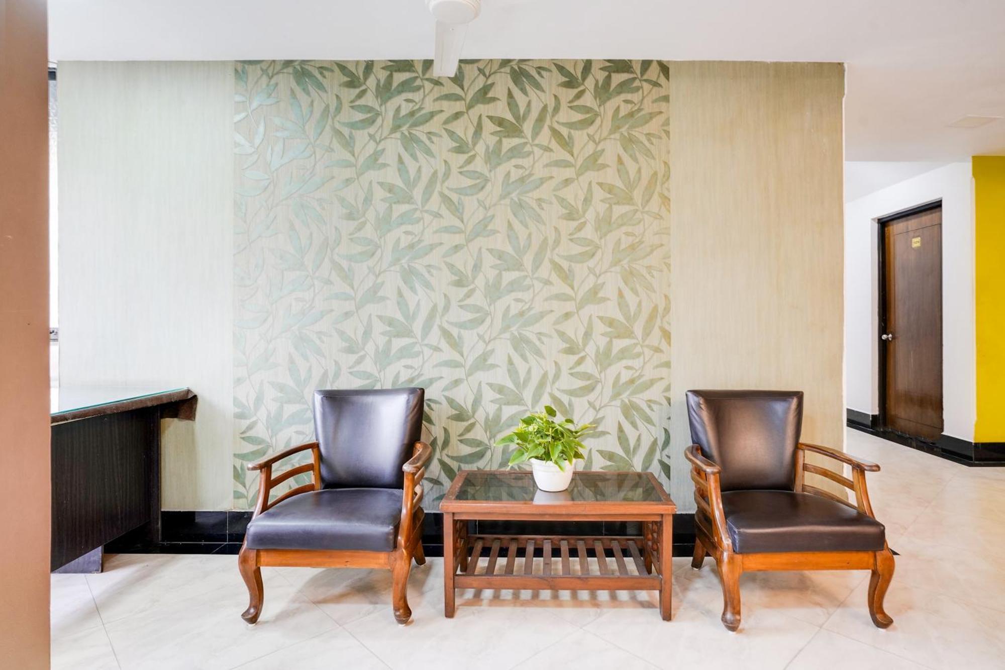 Отель Super Townhouse Margao Near Railway Station Экстерьер фото